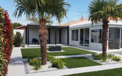 Aménagement paysager moderne à Niort : un jardin structuré et élégant